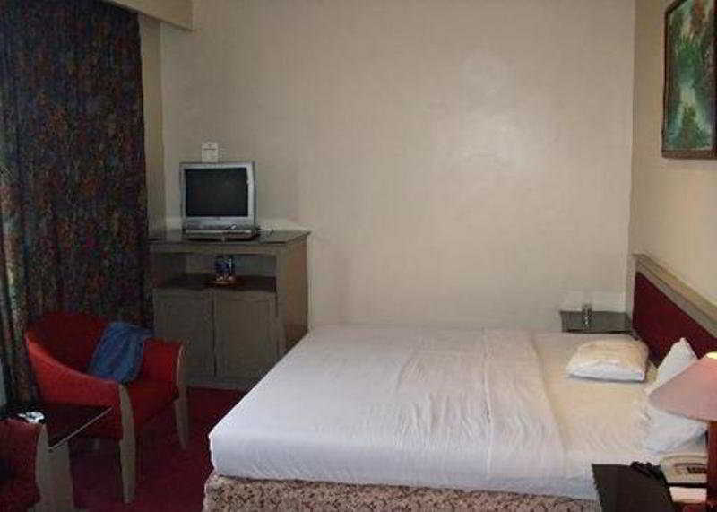 Hotel Royal Merdeka Bandung Exterior foto
